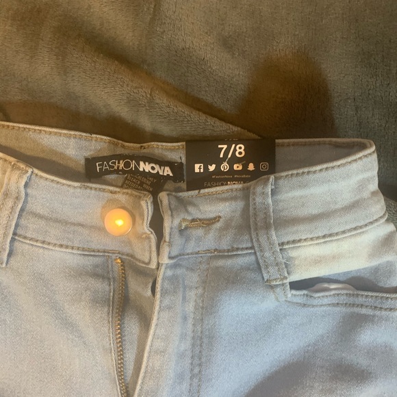 Fashion nova jeans - Picture 3 of 3